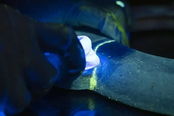 Non-destructive inspection under ultraviolet light